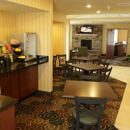 Cobblestone Hotel - Wayne Ngoại thất bức ảnh